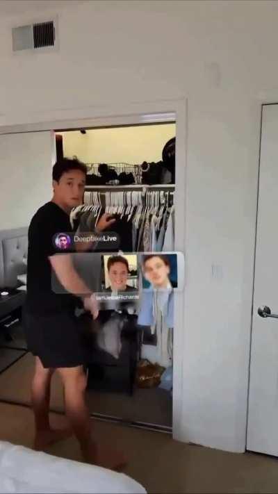 Твой идеальный мужчина будет кем хочешь: представлен концепт приложения для Apple Vision, в котором можно создать дипфейк парня Достаточно посмотреть в очках на молодого человека и выбрать ему подходящее «звёздное лицо».