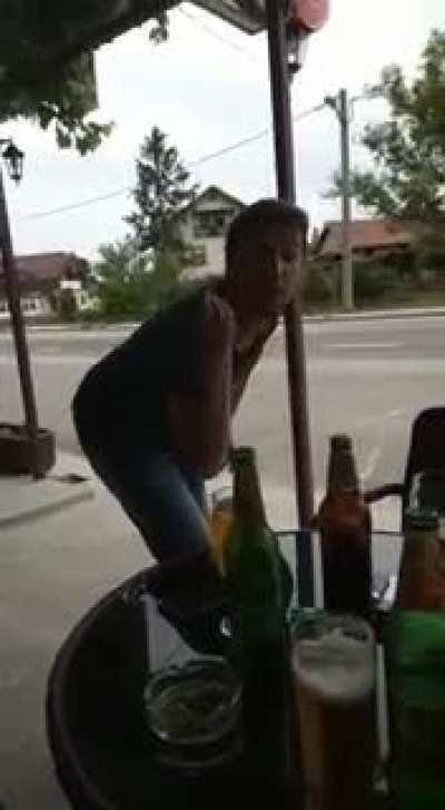 možda ćete shvatiti vic možda nećete ali pijani smo pa eto