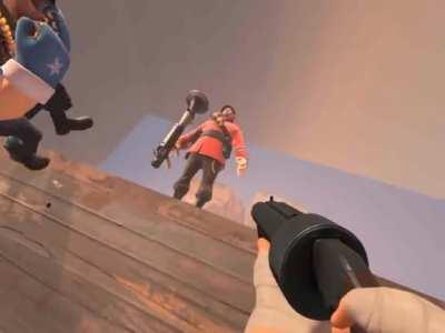 Noooooooooooo! soldier tf2 fell off!!! 😭😭😭😭