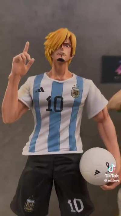 Could sanji 1v9 the strawhats in a football match?