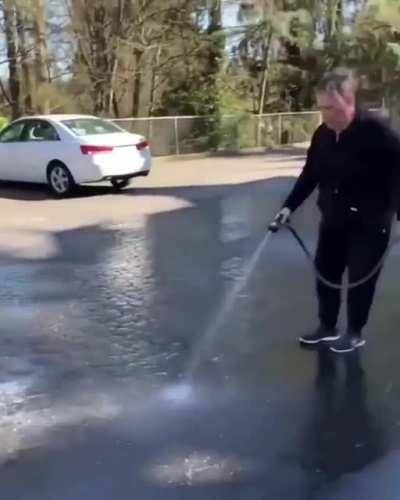 Karen destroys a child's chalk work