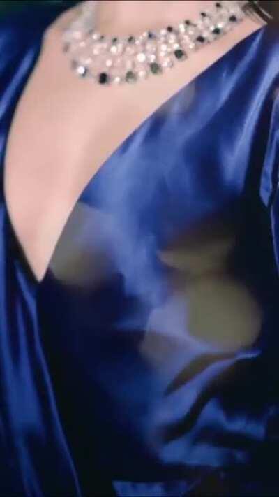 Tara Sutaria in blue 😍👌