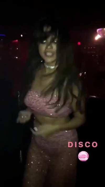 Selena Gomez dancing