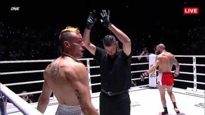 Anton Petrov blasts Luca Lombardo with an absolutely VICIOUS elbow