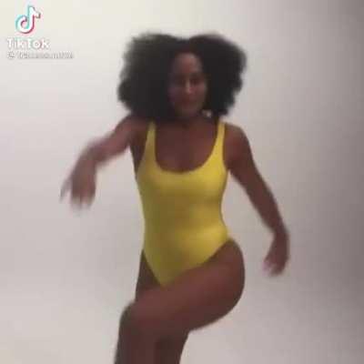 Damn 🤤 when she turns around 🥵