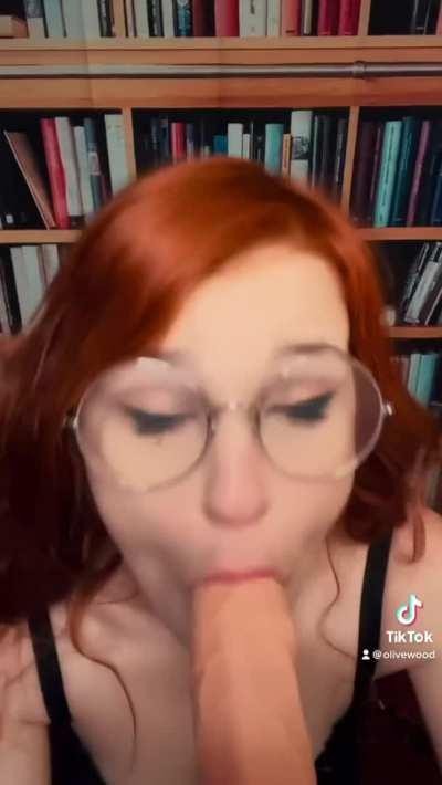 Public librarian for public use