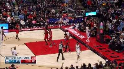 [Highlight] Siakam seals the game with his 13th assist to Scottie Barnes for the and-one finger roll!