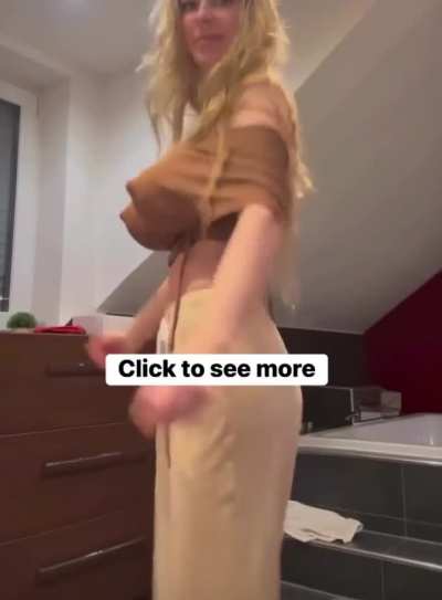 Jiggly titties