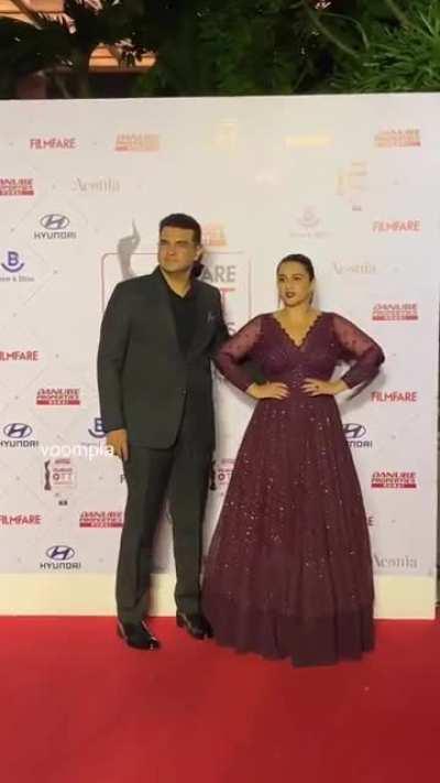 They seem so awkward