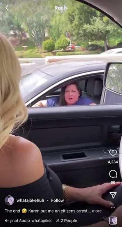 Stop filming criiiinge