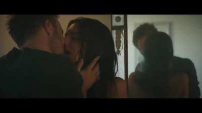 Emily Ratajkowski in 'Welcome Home' (2018)