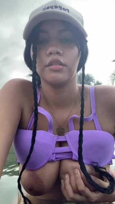 i get horny in the pool too often.. it always ends like in this video haha, I think another girl saw me recording this video haha