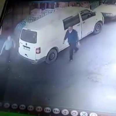 Both junglers going for scuttle at 3:15