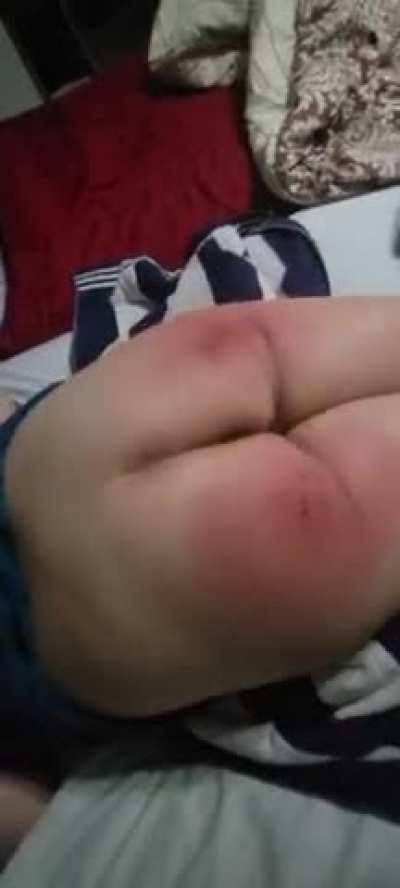 [F] Small paddle on wife. Sound on for extra fun :)