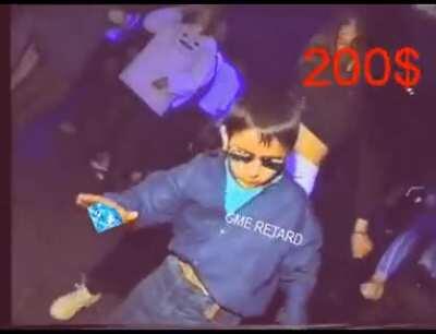 While hedgies are trying to take my shares i'm like 💎👐🚀🌕