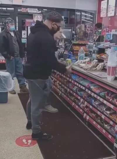 Dylantero en un supermercado: