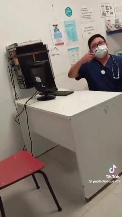 Residente de medicina deja desamparada a una menor que se encontraba vomitando sangre: se negó a atenderla en el hospital público por tener obra social, ocurrió en la municipalidad 3 de Febrero.