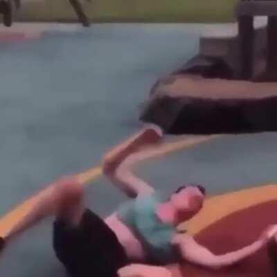 Skateboard down a slide = Face Crayon