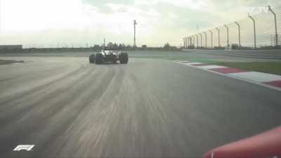 Vettel vs Verstappen - Nose Cam Onboard (FP2)