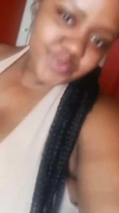 And this one is her big fat dick suckin best friend who can’t even post a full body pic or vid because the bitch build like a hippopotamus 🦛 with no ASS 😒🇨🇦🇻🇨