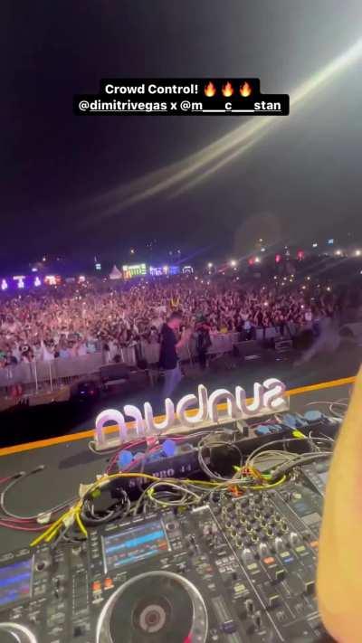 Stan makes surprise appearance in Dimitri Vegas show in Pune !!