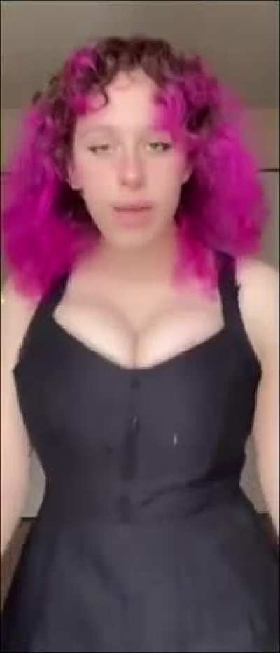 Psychewings can just walk and I'd cum with her walking ughhh