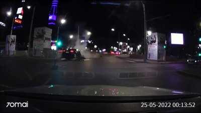 Porsche Panamera driver tries to do something cool in Bucharest. but it caught on fire..