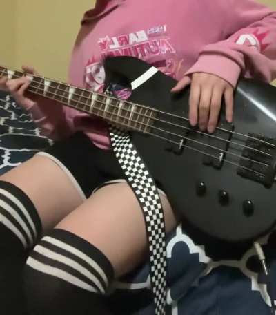 Im The Straighest Bassist :3