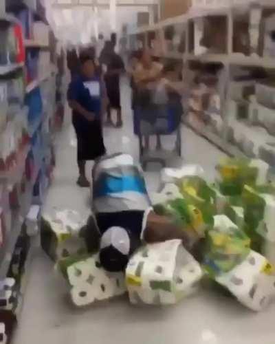 Fighting a bunch of napkins