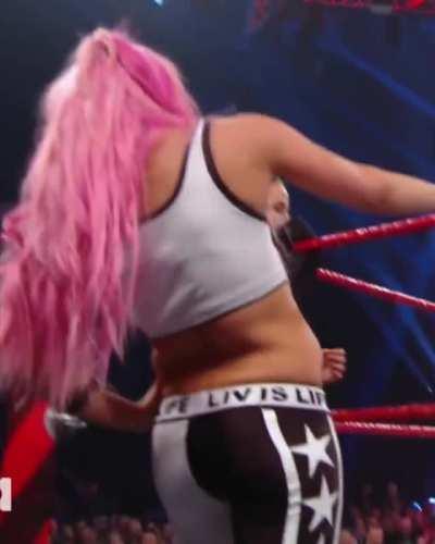 Liv’s Slim Thick Days 🍑