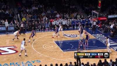 [Highlight] Draymond's pass is deflected straight to Curry who hits the 3