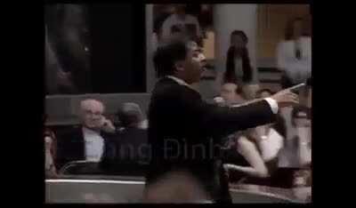 Tzuyu shoots down tanks with bow and arrows