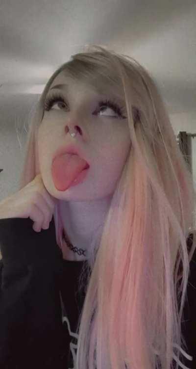 Let’s try to cum at the same time 😉 Really needing a wet sloppy cock pounding my pussy & throat right now 💓