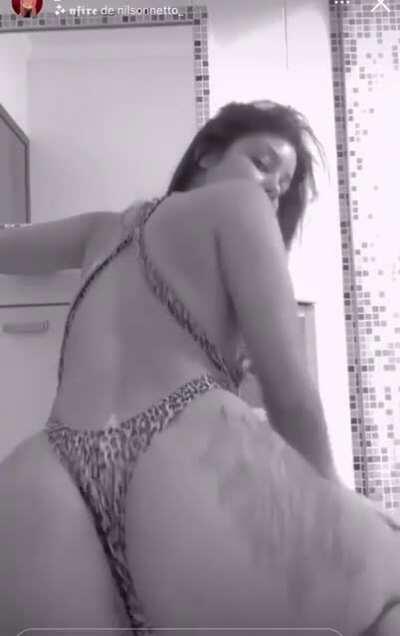 Ae rapaziada, insta : _issarodrigues época de quando ela n tinha close