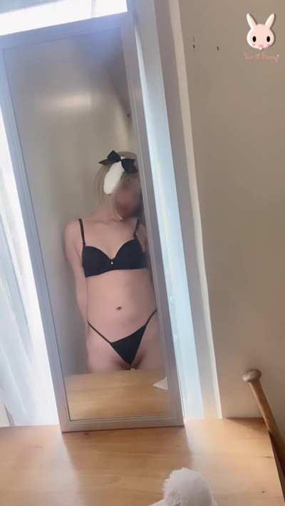 Do I look good in G-string? 🤔