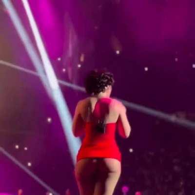 Ice Spice moving on stage