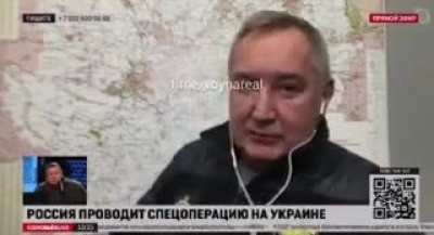 Батутный ворюга Рогозин, который, по своим словам находится «на передовой», заливает итальянцу, почему у России не появилась сверхкосмическая сеть спутников. Виноваты все, кроме, барда Рогозина, ну и денег мало, говорит, из бюджета дали спиндить.