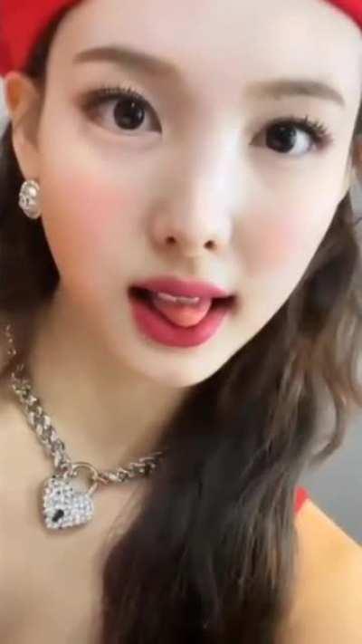 Nayeon facetime