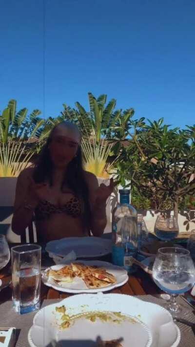 From Vanessa's IG Stories