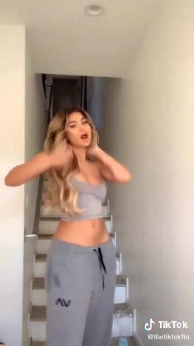 TikTok: @sofiajamora