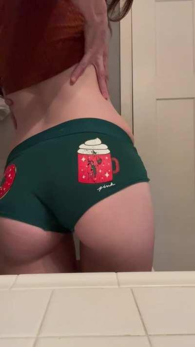 It makes me so wet knowing you’re looking at this ;)