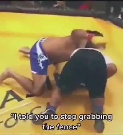 What did I say about grap the Fence??? 😡😡😡