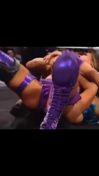 Dakota Kai ass