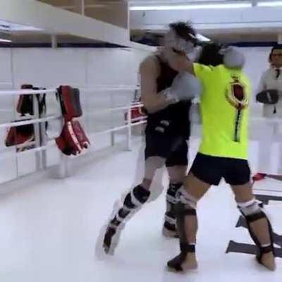 Rukiya Anpo and Yuki Yoza sparring.