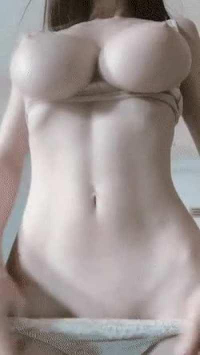 Super hot 🤤😛👀😏🥳