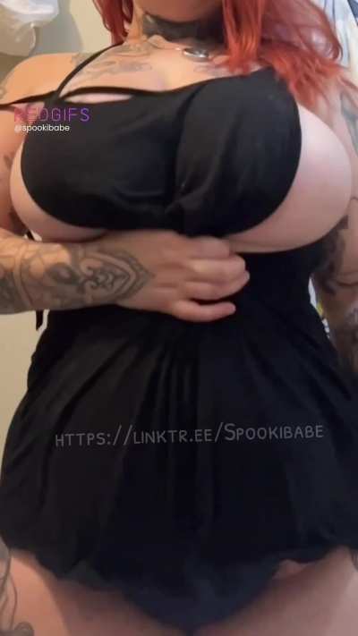 I never wear a bra anymore, too much fun without (;