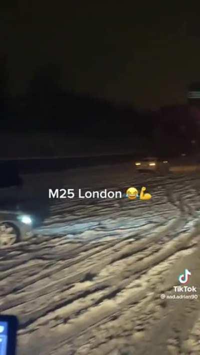 Current situation on the M25 - did the Government just forget to grit the roads or…? U.K. infrastructure is a joke