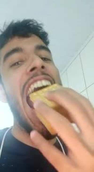 Fui comer 10 BISCOITOS e olha no que deu.