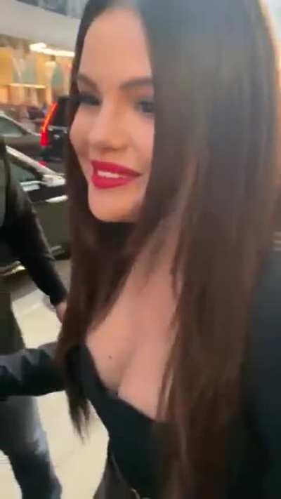Selena Gomez Cleavage