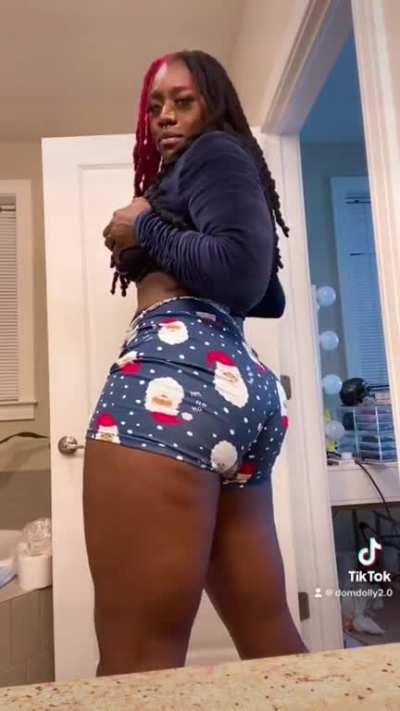 @domdolly2.0 is a whole snack